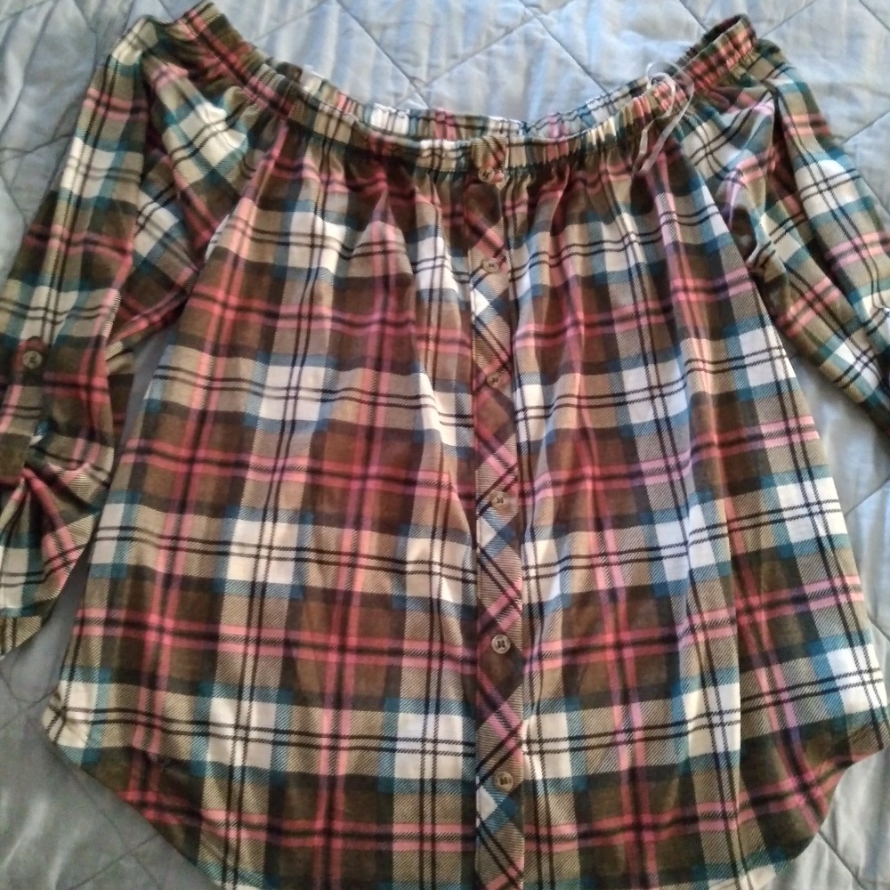 NWT off the shoulder 3/4 sleeve top